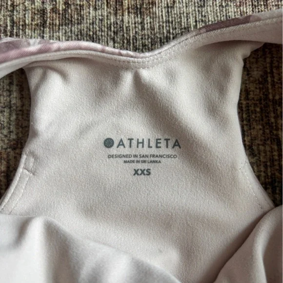 Athleta Conscious Crop in Rose Size XXS - Picture 5 of 9